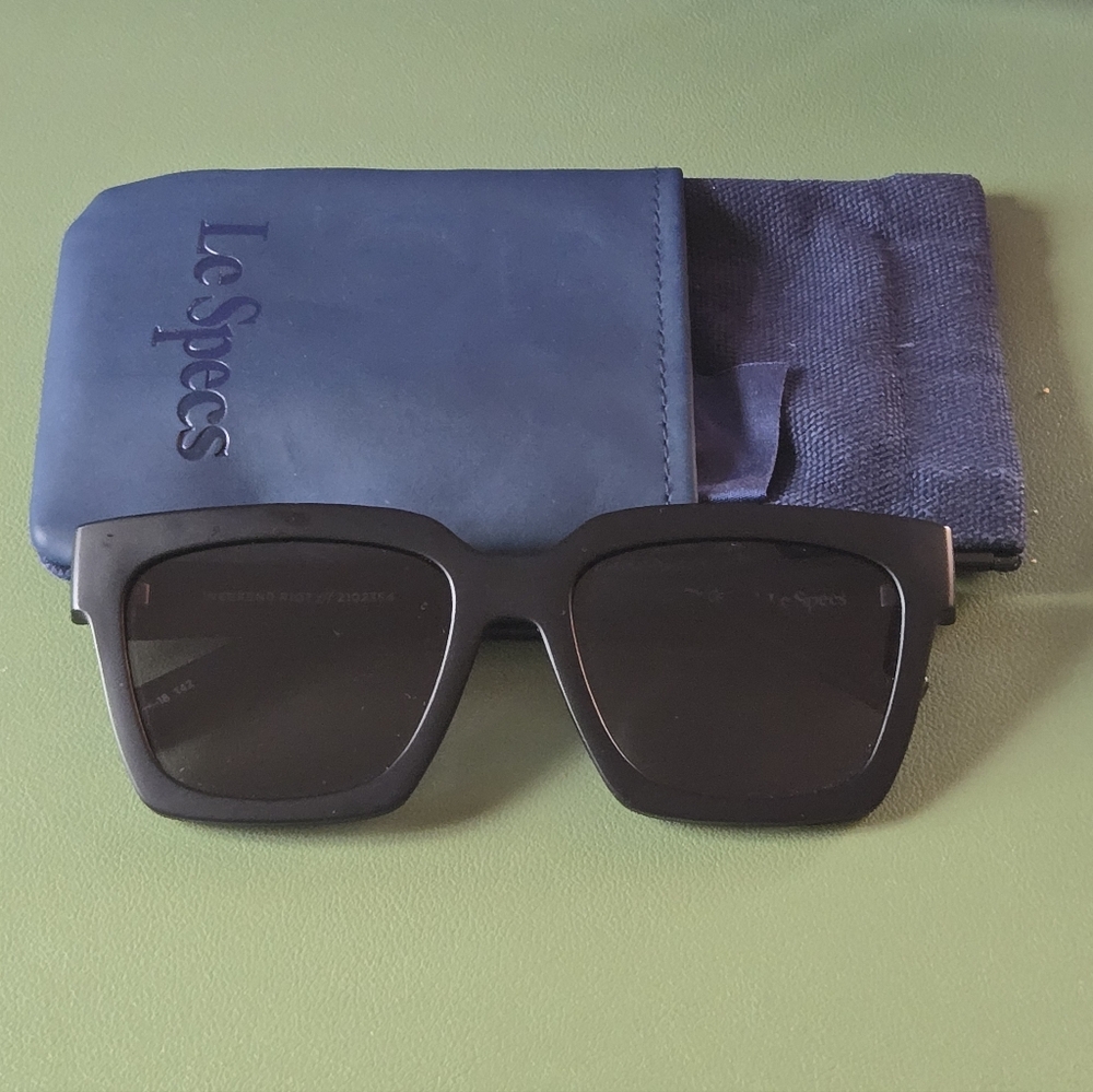 Le specs weekend riot Sunglasses
